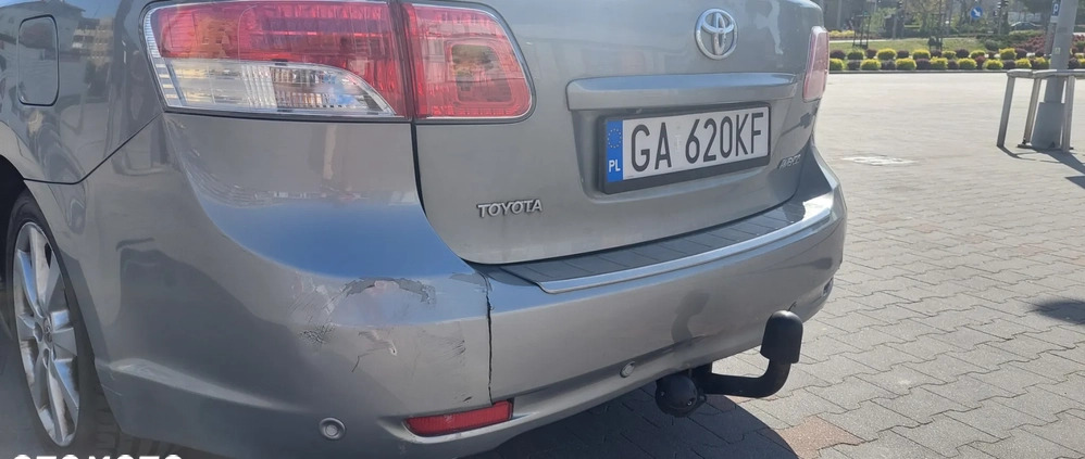 Toyota Avensis cena 22000 przebieg: 394369, rok produkcji 2009 z Reda małe 106